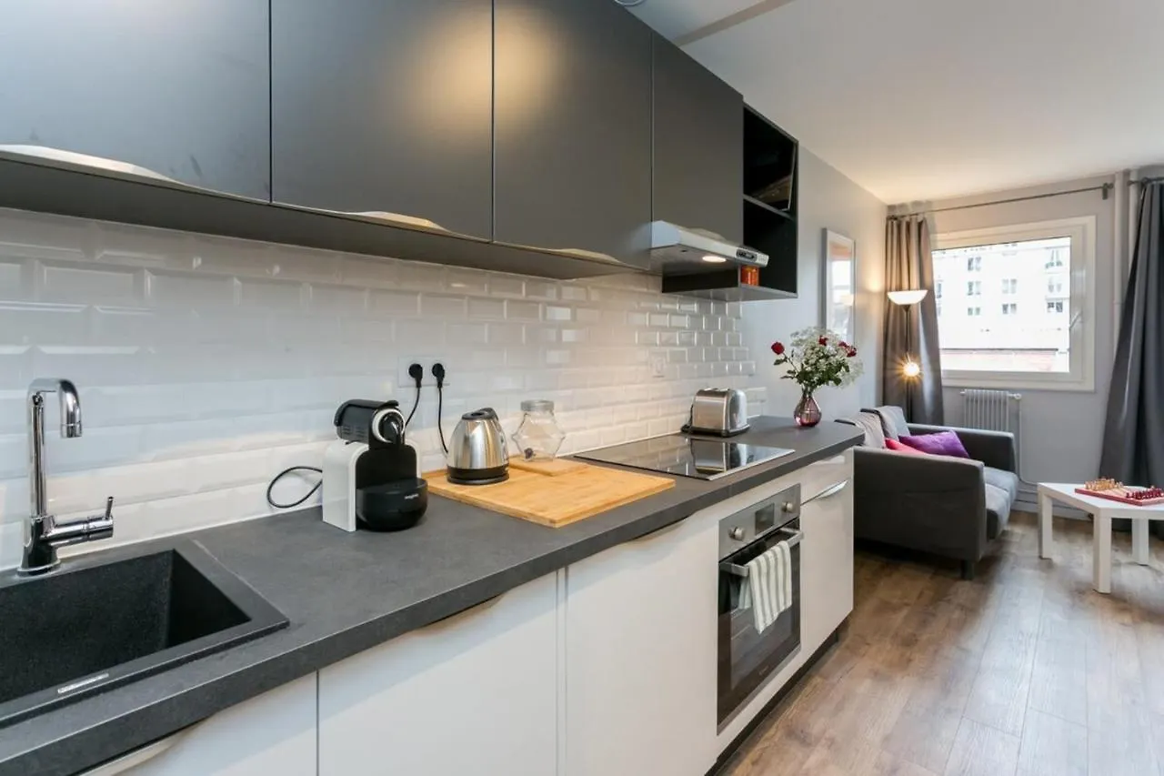 Nicely Decorated Modern Studio Near The Eiffel Tower - Paris - Welkeys 0*,